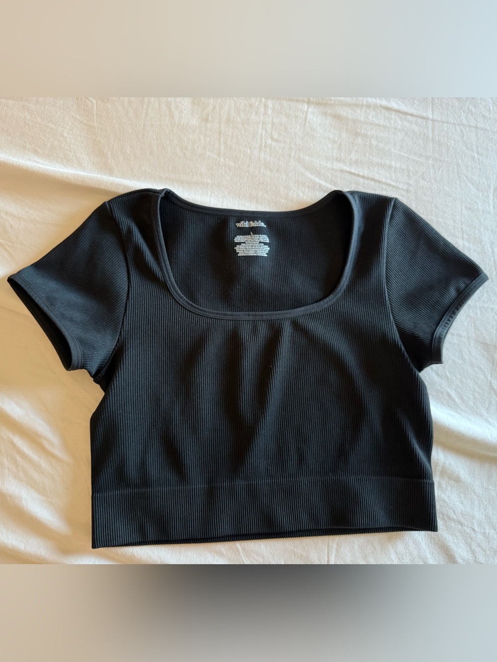 Wild Fable Women Shirt Short Sleeve Ribbed Neck Seamless Top Tee Cropped Black L
